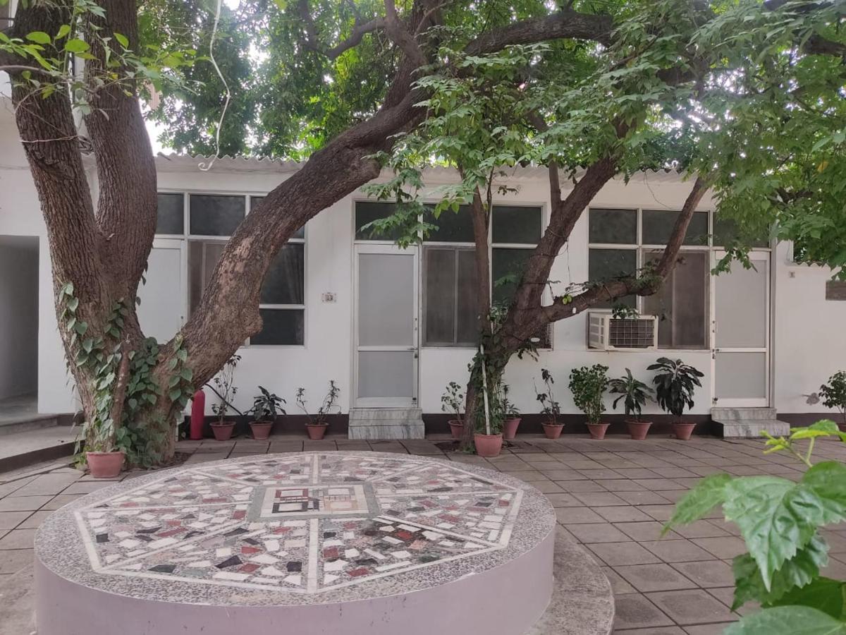 Vatika Homestay Varanasi Exteriör bild
