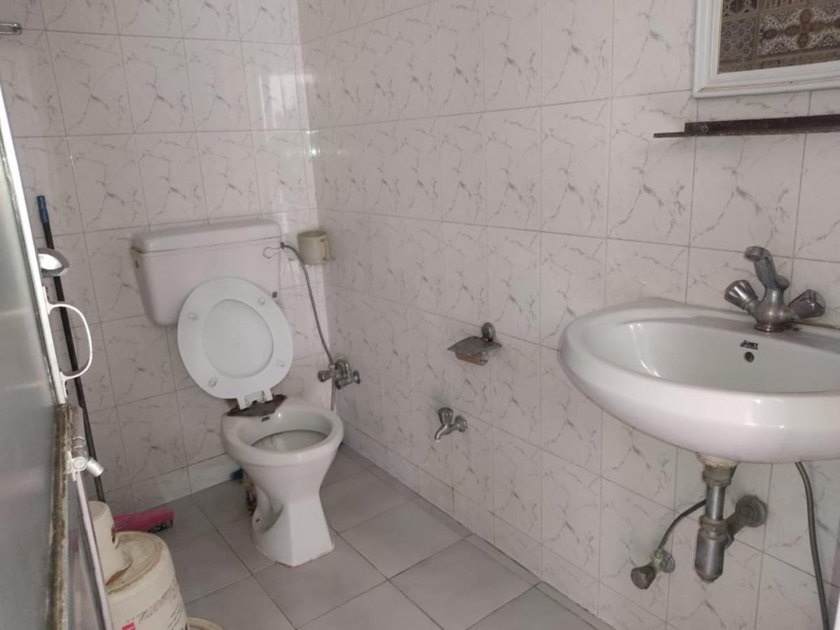Vatika Homestay Varanasi Exteriör bild
