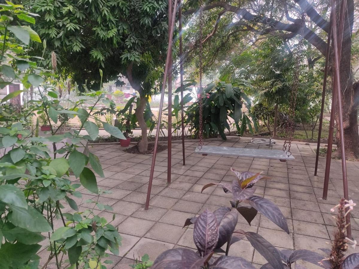 Vatika Homestay Varanasi Exteriör bild