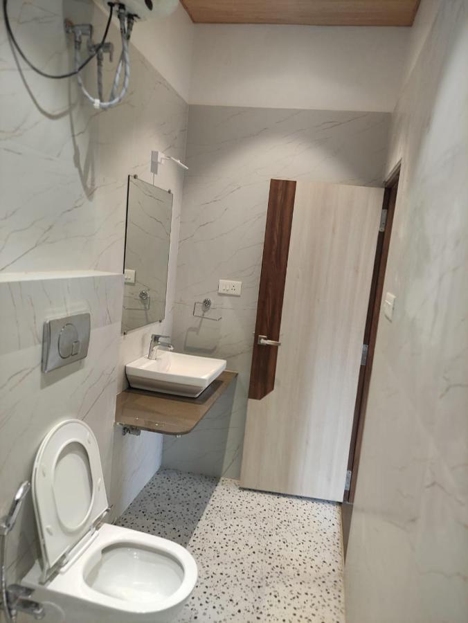 Vatika Homestay Varanasi Exteriör bild