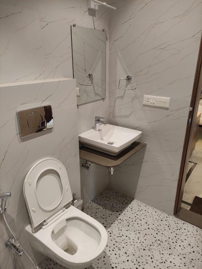 Vatika Homestay Varanasi Exteriör bild