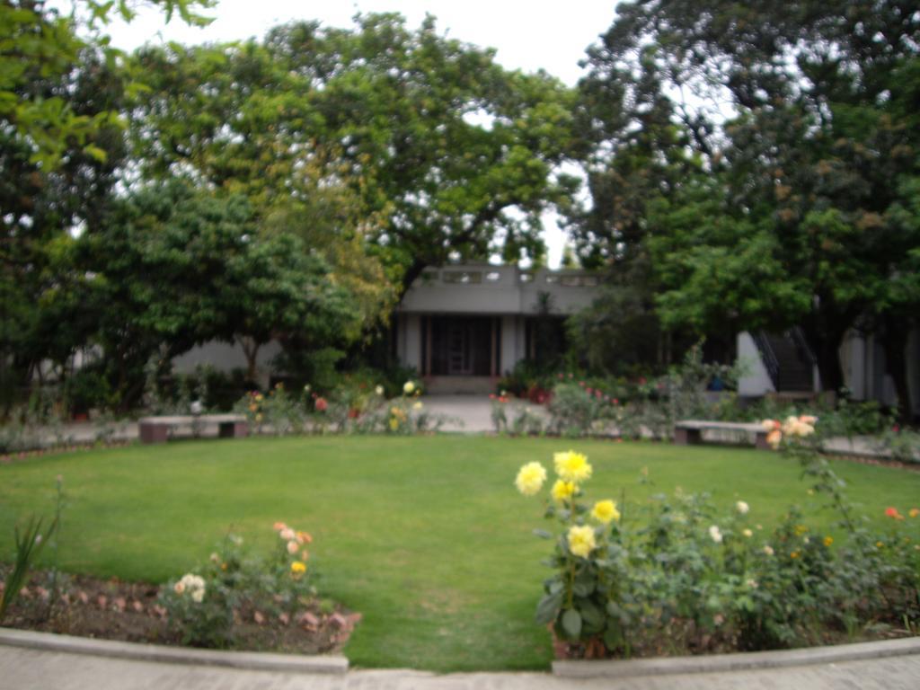 Vatika Homestay Varanasi Exteriör bild